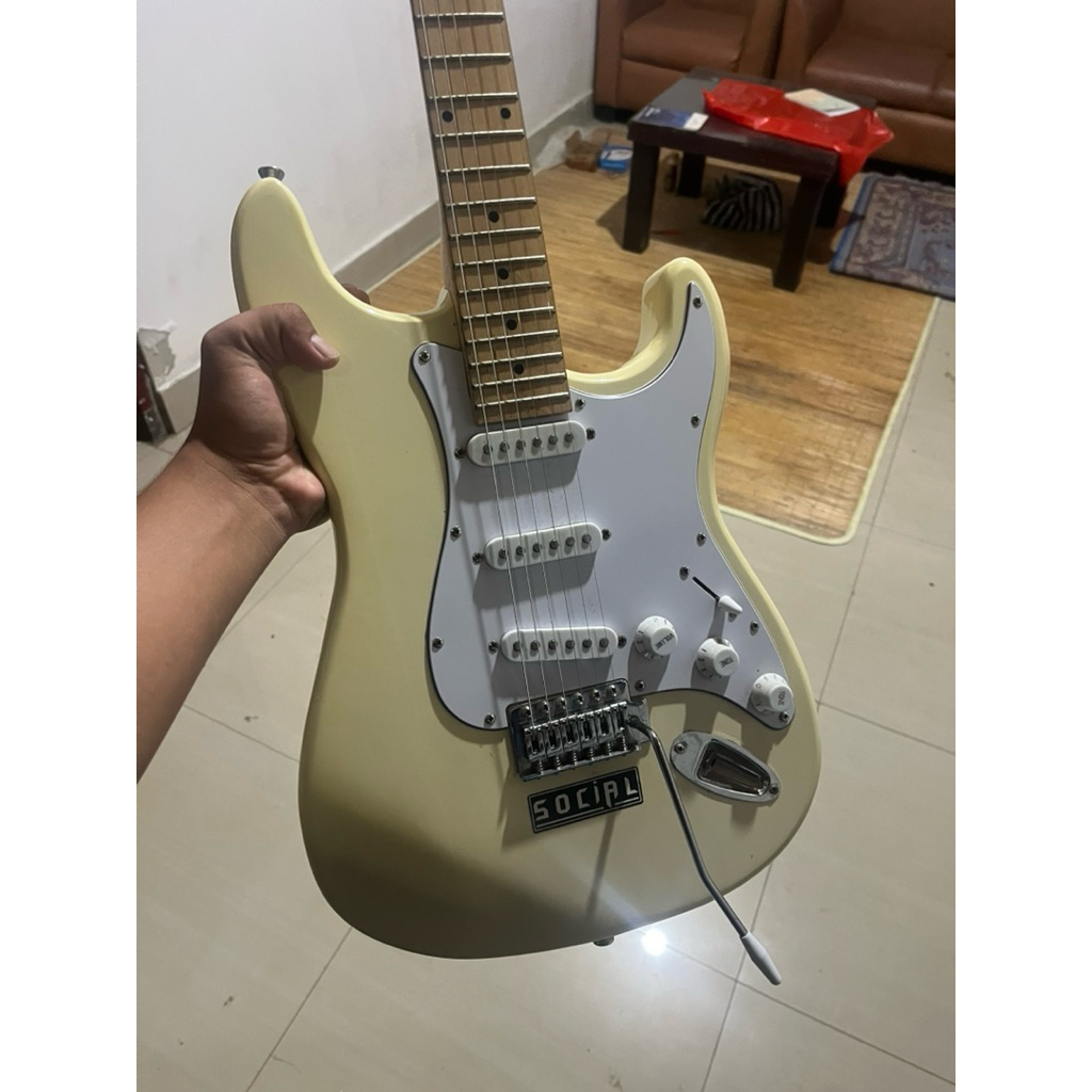 gitar elektrik fender custom