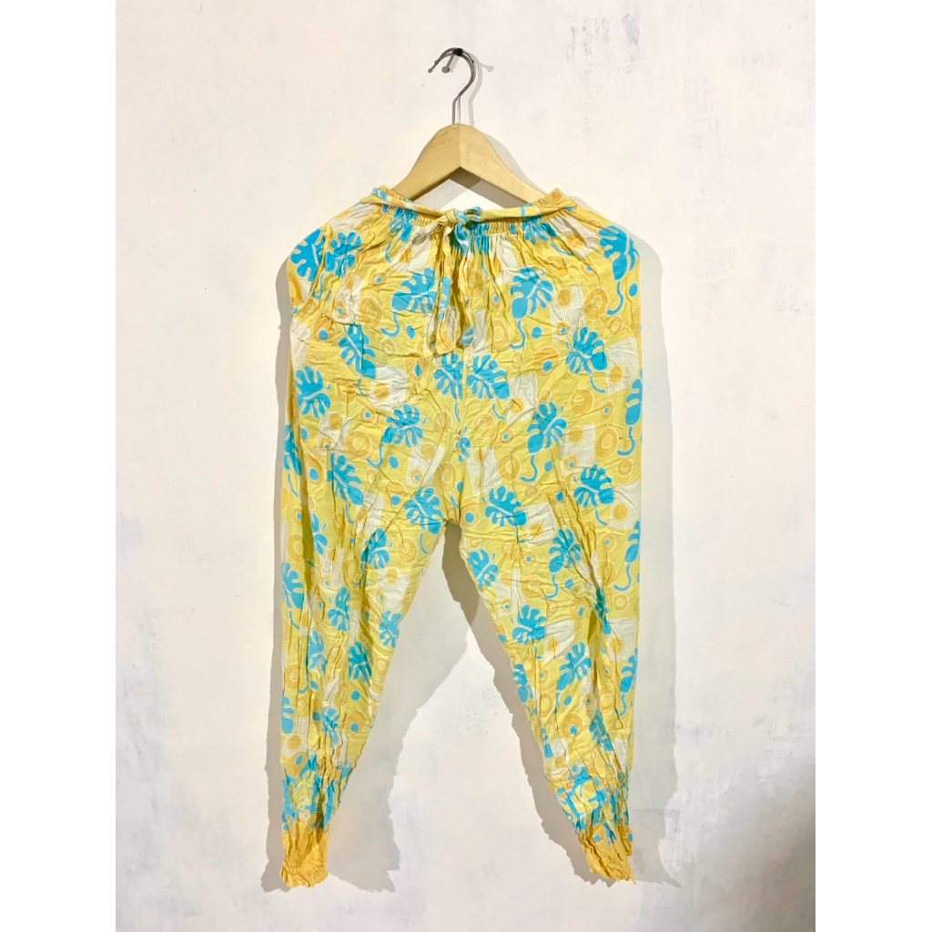 Preloved Celana Joger Motif Wanita