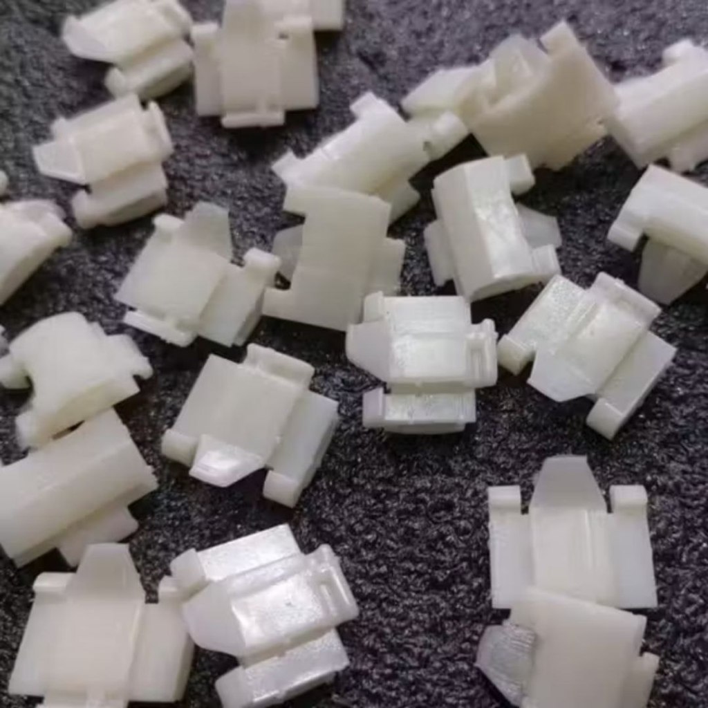 kancing klip klem karet pelipit kaca mobil universal plastik / klip kancing pelipit kaca universal -