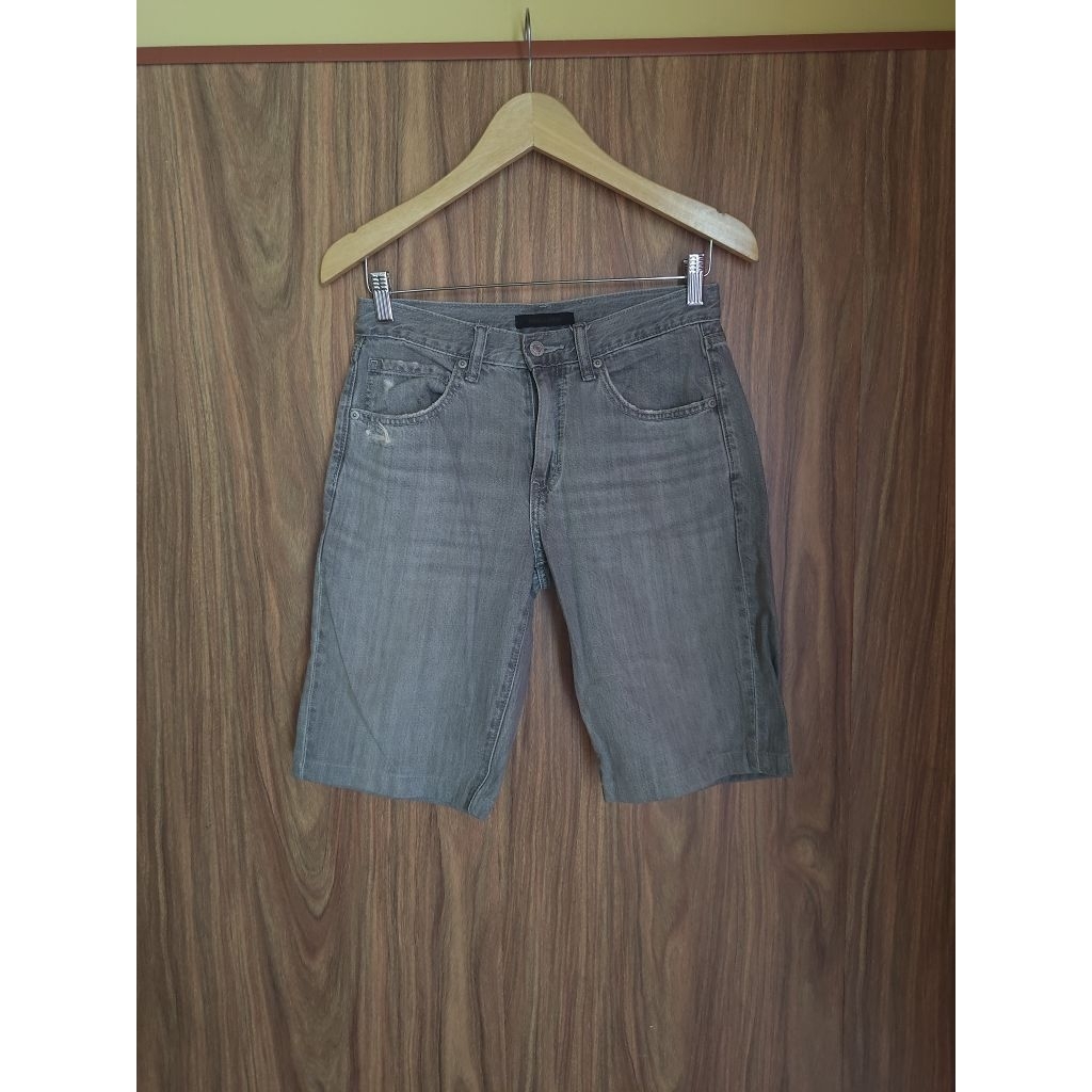 Celana Pendek Uniqlo Jeans Second
