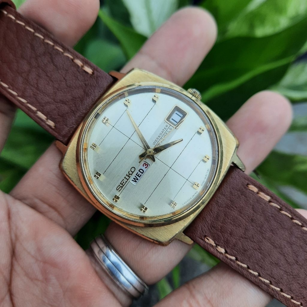 RARE  Seiko Sea Lion M88 Weekdater 6206-8050 Gold Elegan 26 Jewels