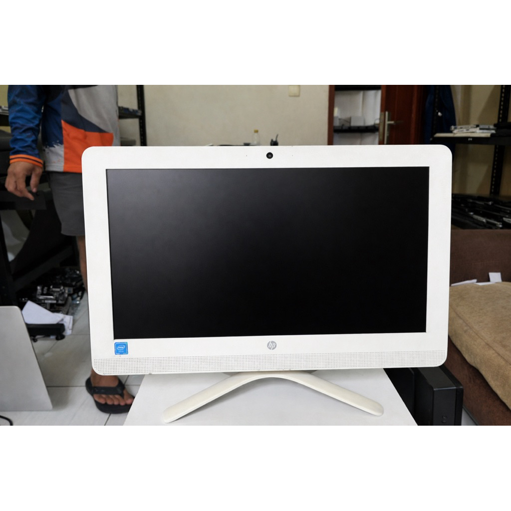 All in One HP 20-c013d Celeron J3060 Ram 4GB HDD 250GB Komputer AIO HP