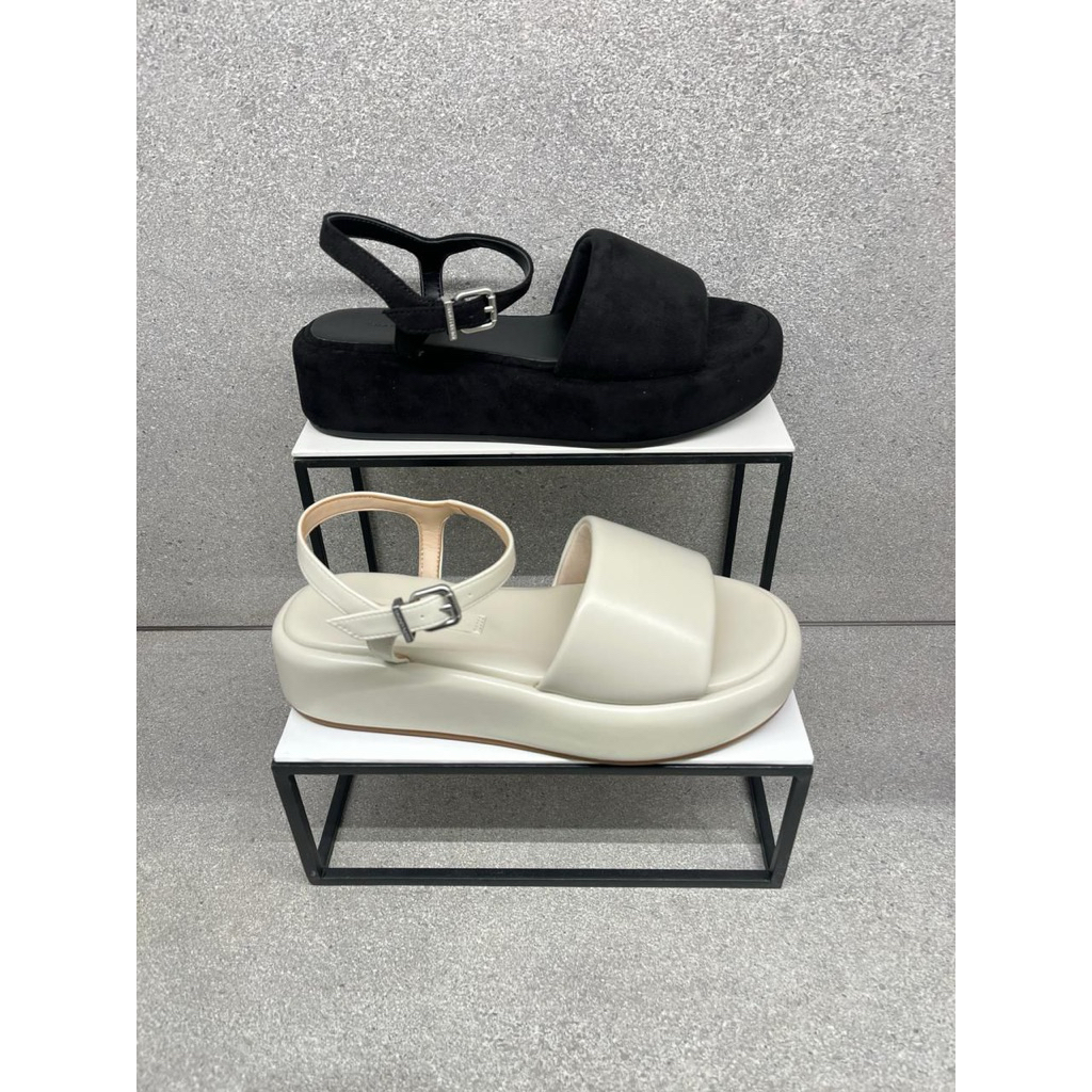 Sandal wanita flat charles&keith original