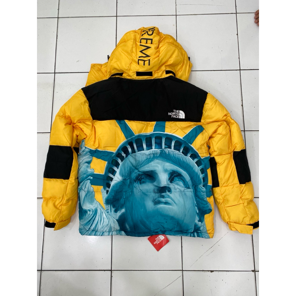 jaket Supreme x The North Face Statue of Liberty