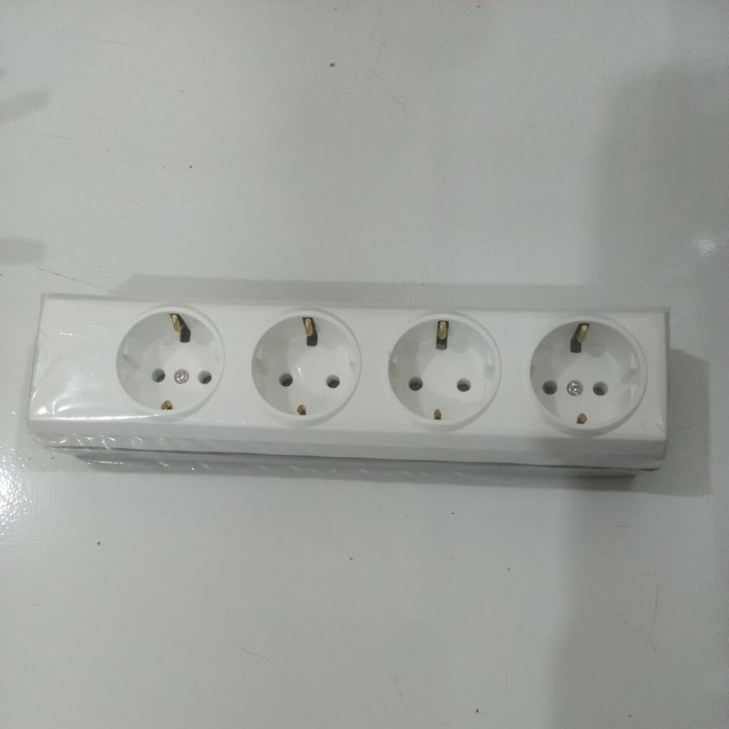 Stop Kontak BROCO / Terminal BROCO / Stop Kontak 4 Lubang Putih BROCO - 15340