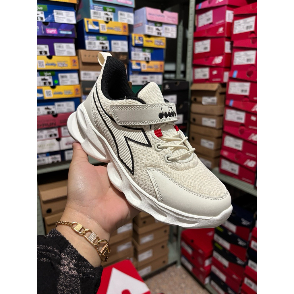 sepatu DIADORA NAPOLI JR BEIGE