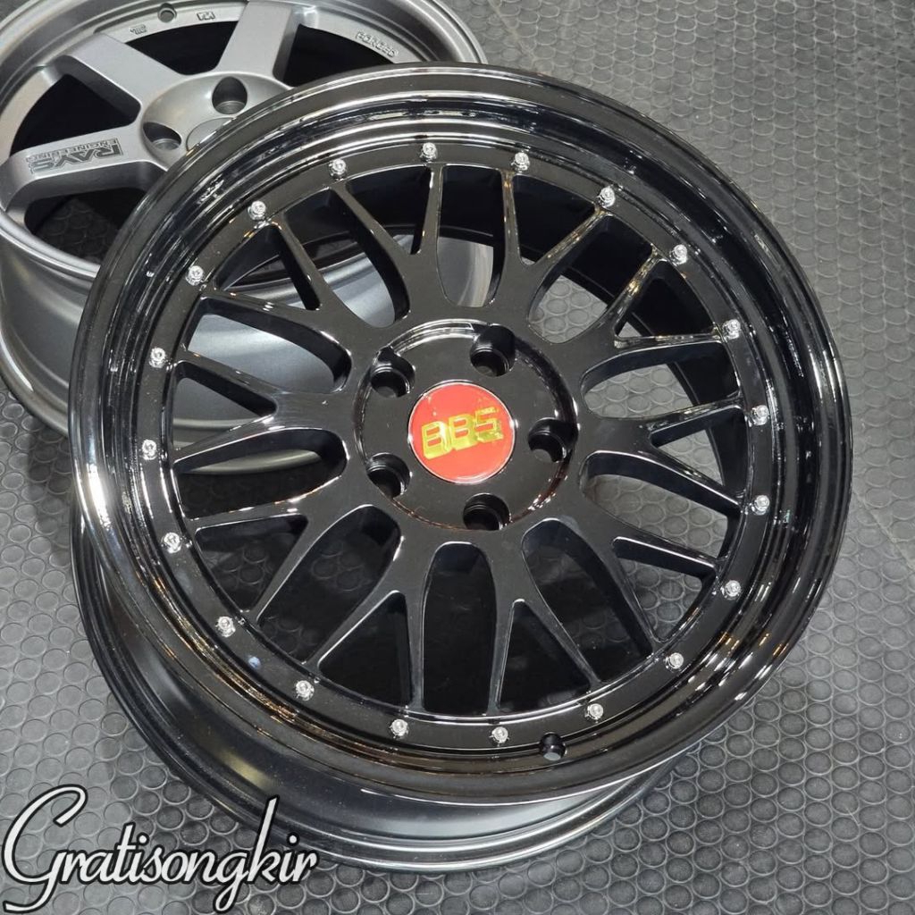 velg bbs lm BLACK GLOSSY ring 18 lebar 8,5 velg mobil ring 18 pnp mobil reborn venturer Innova Zenix