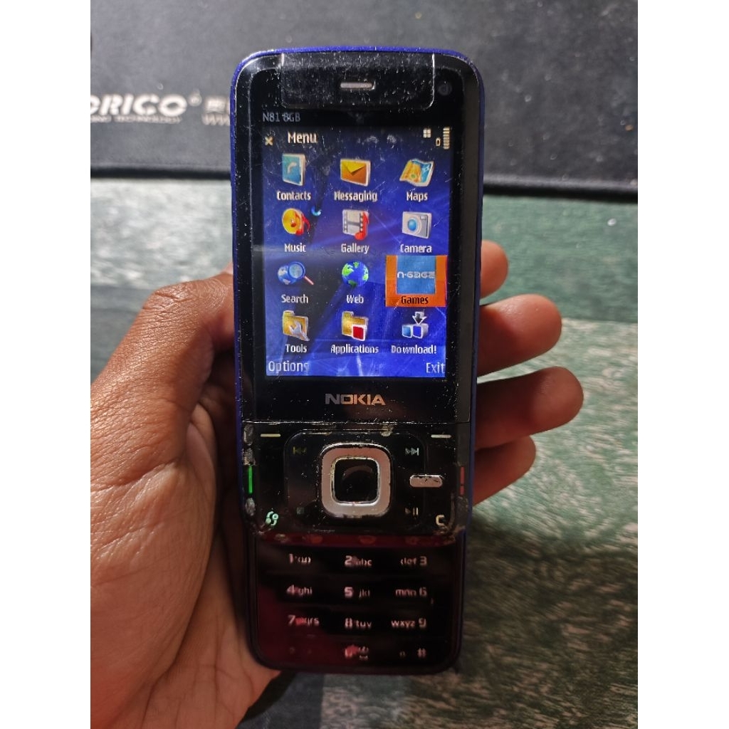 NOKIA N81