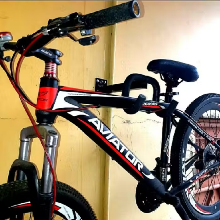 gantungan sepeda dinding dengan pelindung busa tebal