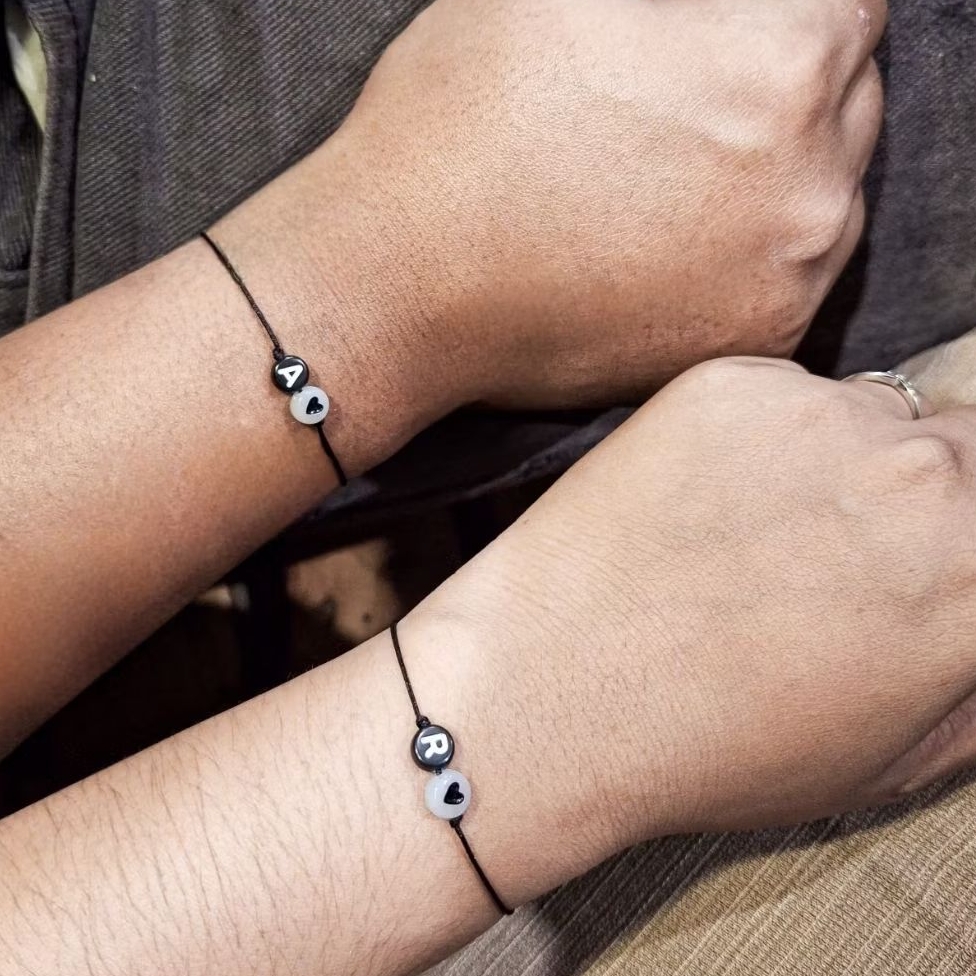 Rai Gelang Couple Pasangan / Gelang Couple Glow Heart & Inisial nama kamu / Gelang Pasangan / Hadiah