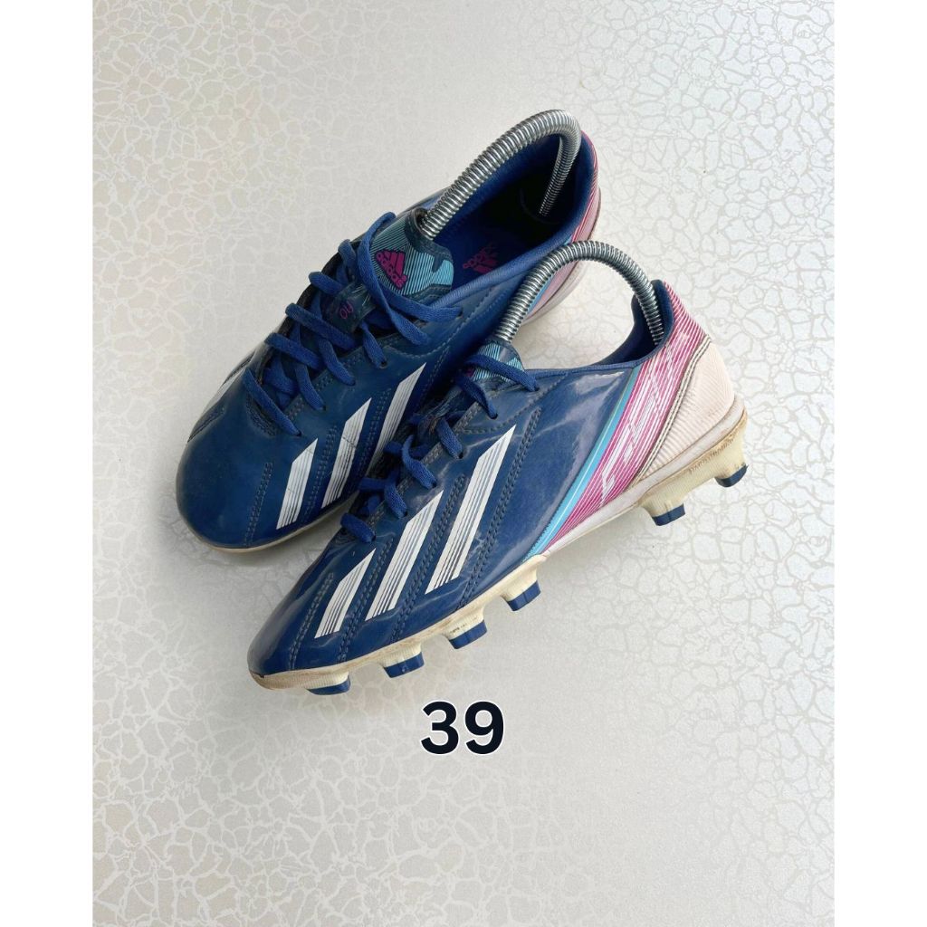 Size 39 Sepatu Bola Second Original Branded Futsal Mini Soccer AG HG FG TF