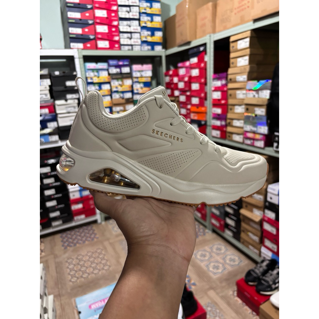 Skechers UNO Tres air CASAIRAL off white