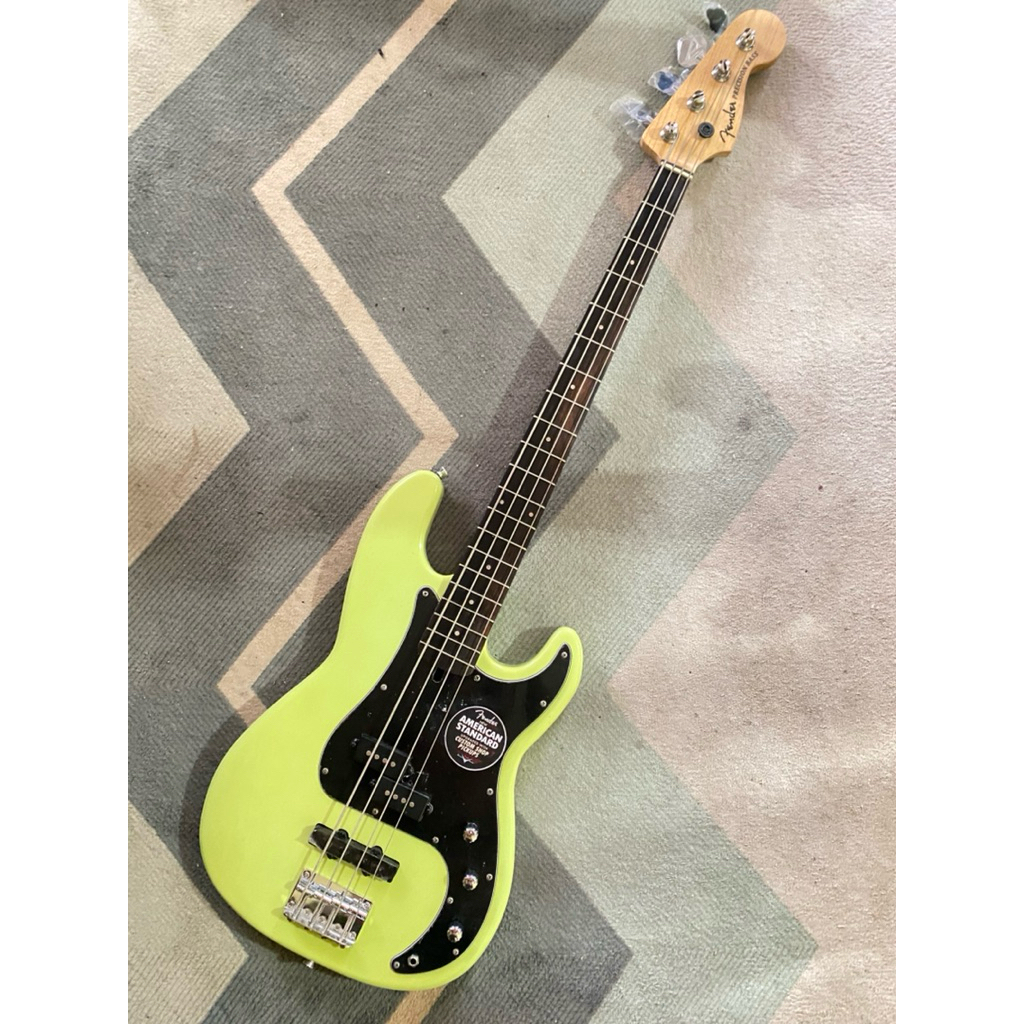 bass fender precission 4string