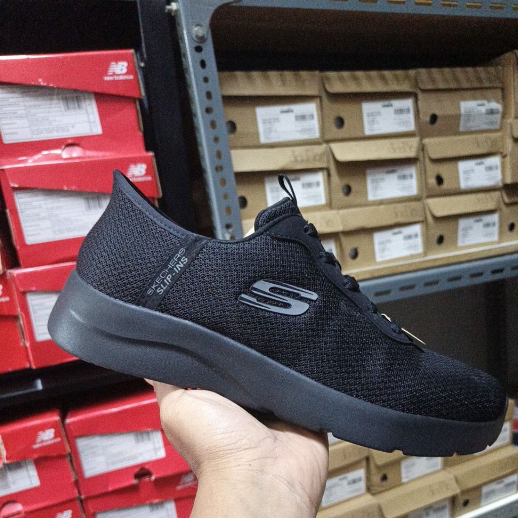 Sepatu Skechers Dynamight 2.0 Daily adventure black Slip ins Original Resmi Sport Station