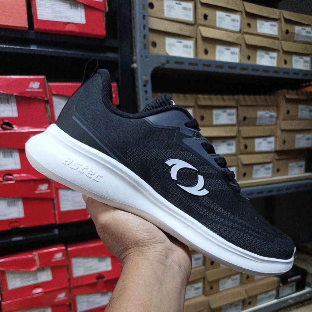 Sepatu Olahraga Astec Liu Black White Original Resmi Sport Station