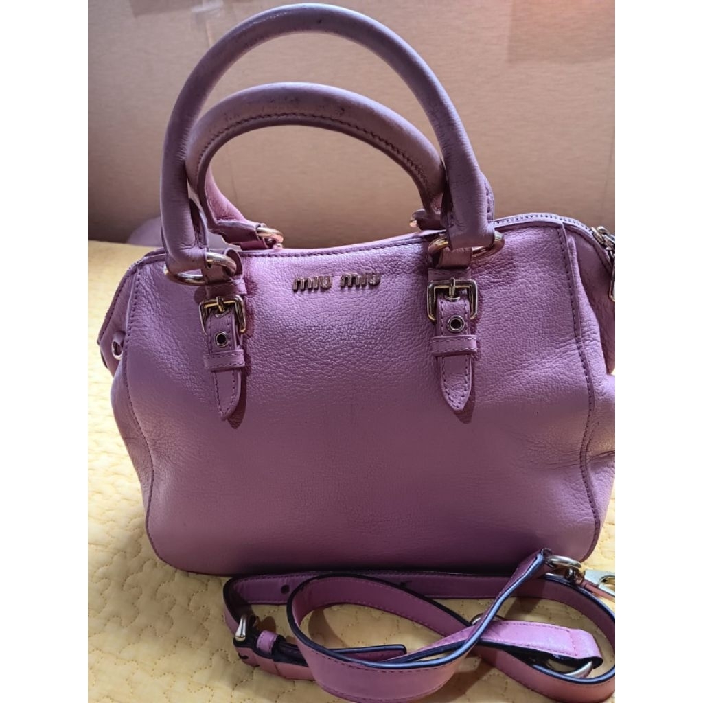 Tas Wanita merk Miu2 Preloved (bisa nego tidak sadis chat dulu)
