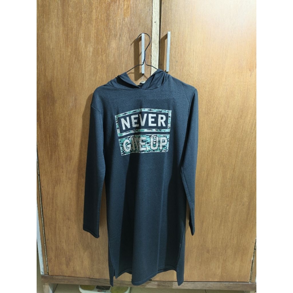 kaos tunik ada kupluknya