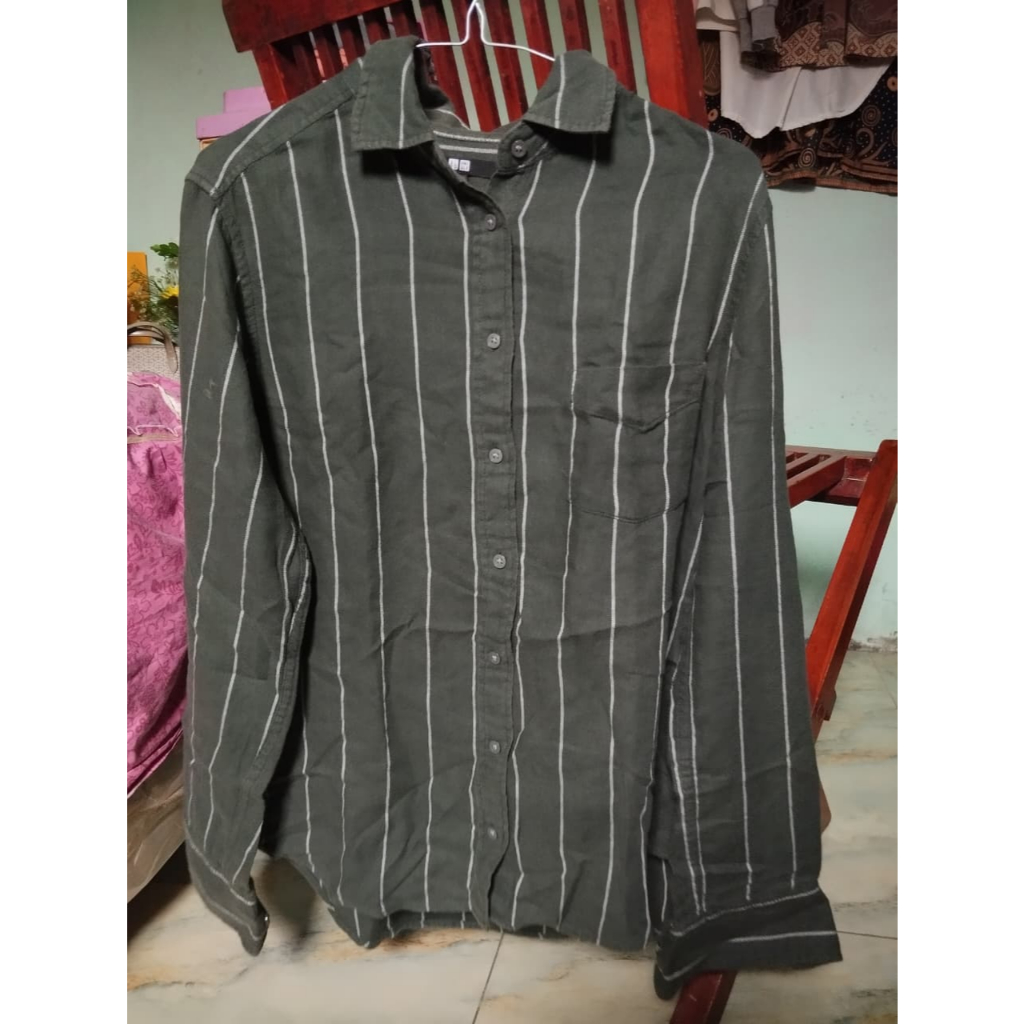 Baju kemeja uniqlo preloved kemeja wanita