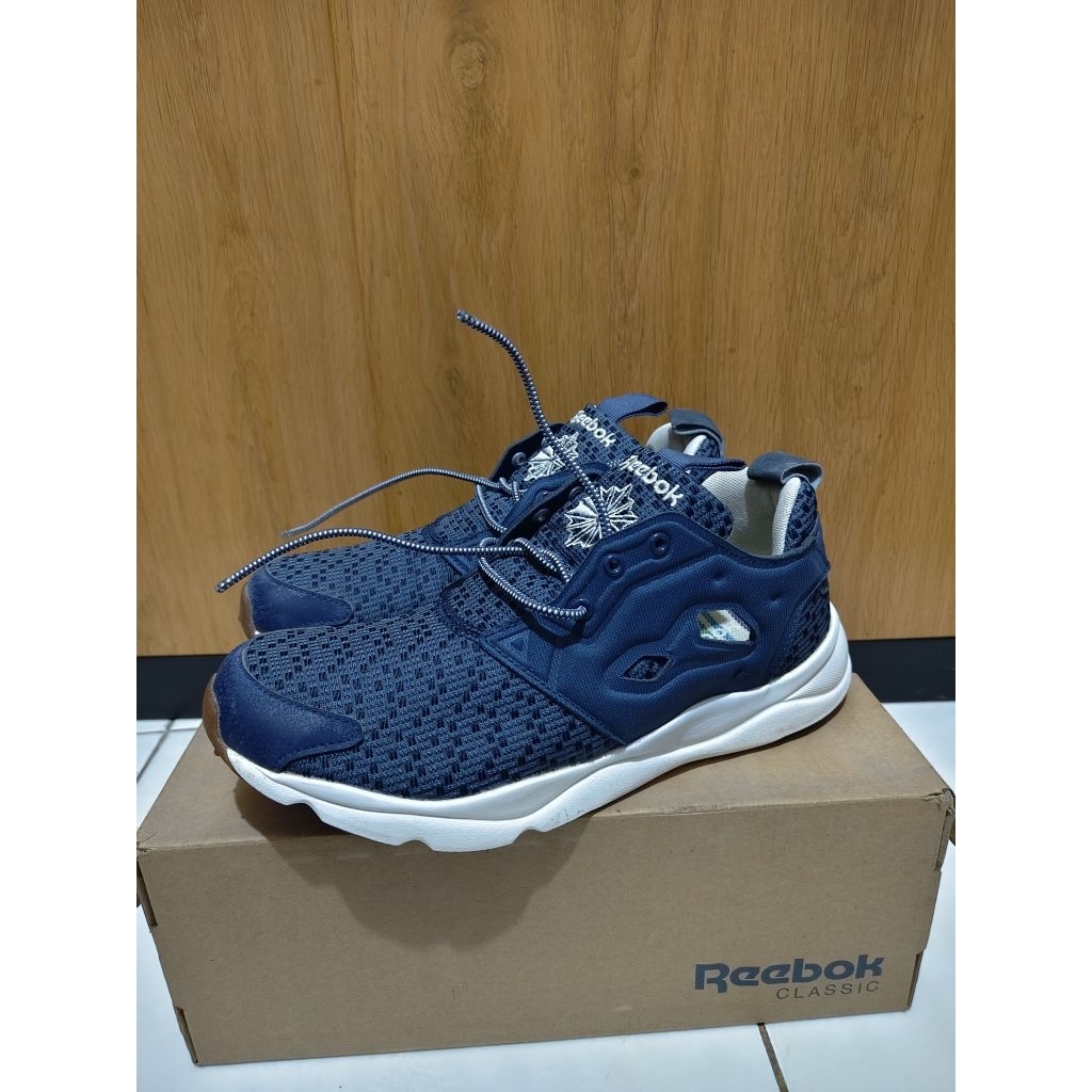 Sepatu reebok original second like new