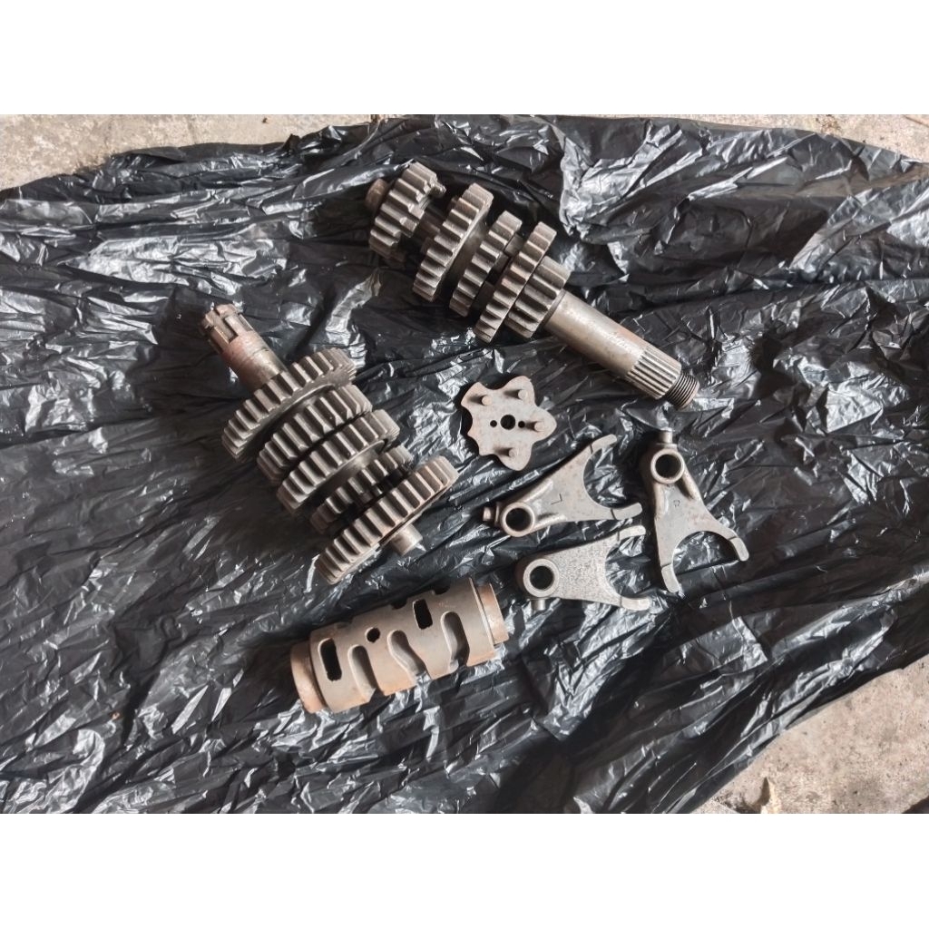 Rasio 5 Speed KPH Supra x 125 Betmen, Merek Attaka Racing. Baru Kepakai 1 Bulan