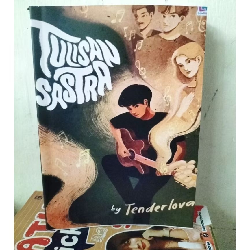 Buku tulisan sastra.oleh tenderlova
