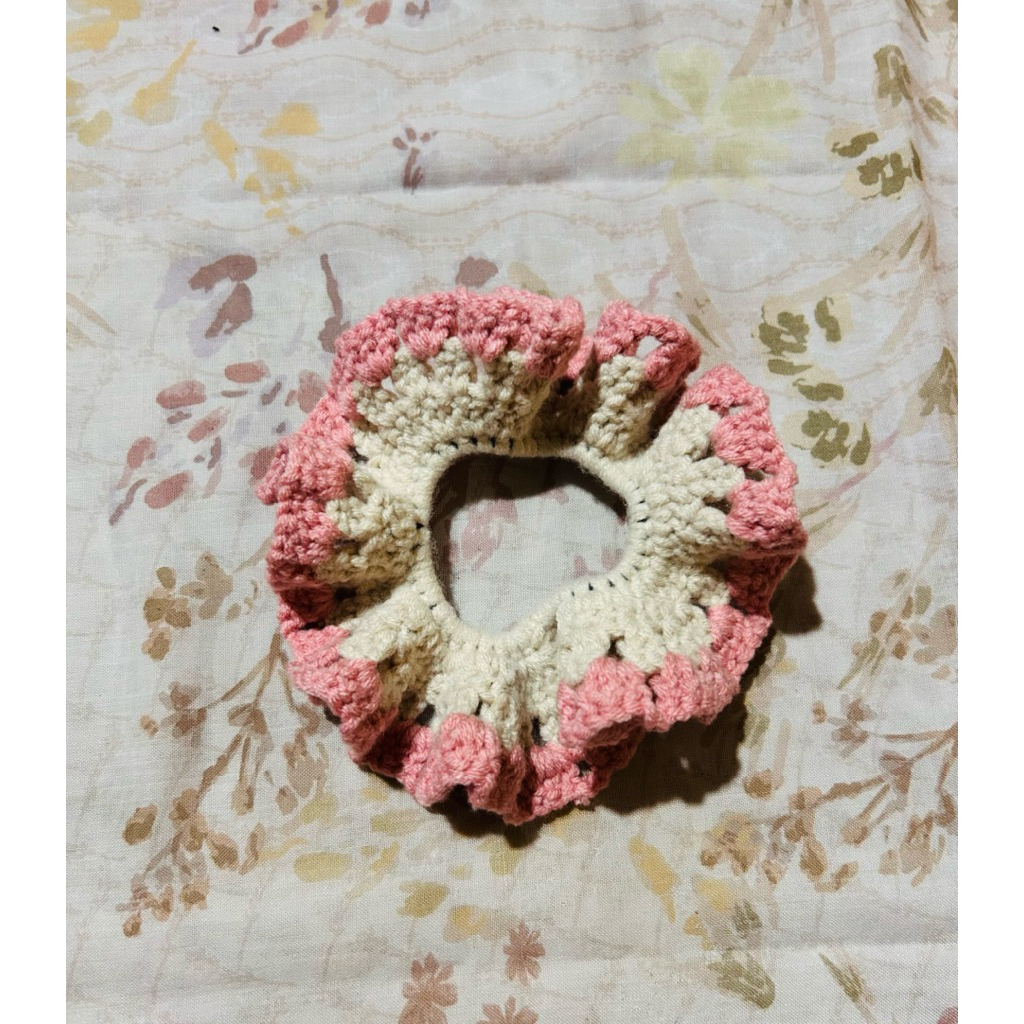 ikat rambut rajut Scrunchie