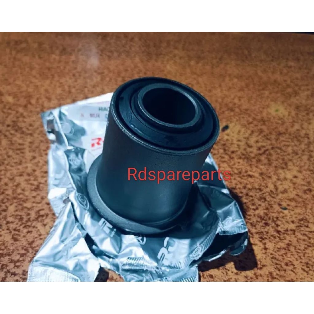 BUSHING ARM BOS SAYAP ATAS BESAR HIACE COMUTER RC

