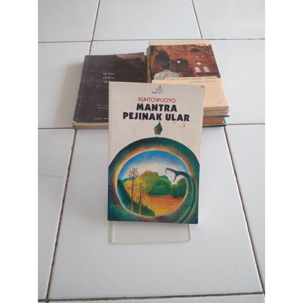 kuntowijoyo mantra pejinak ular