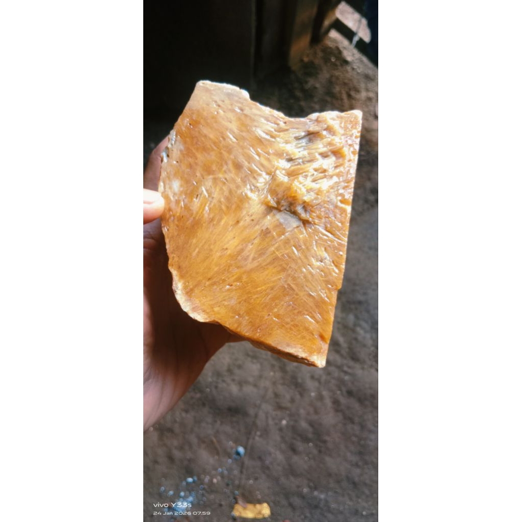 bahan batu cendana serat emas