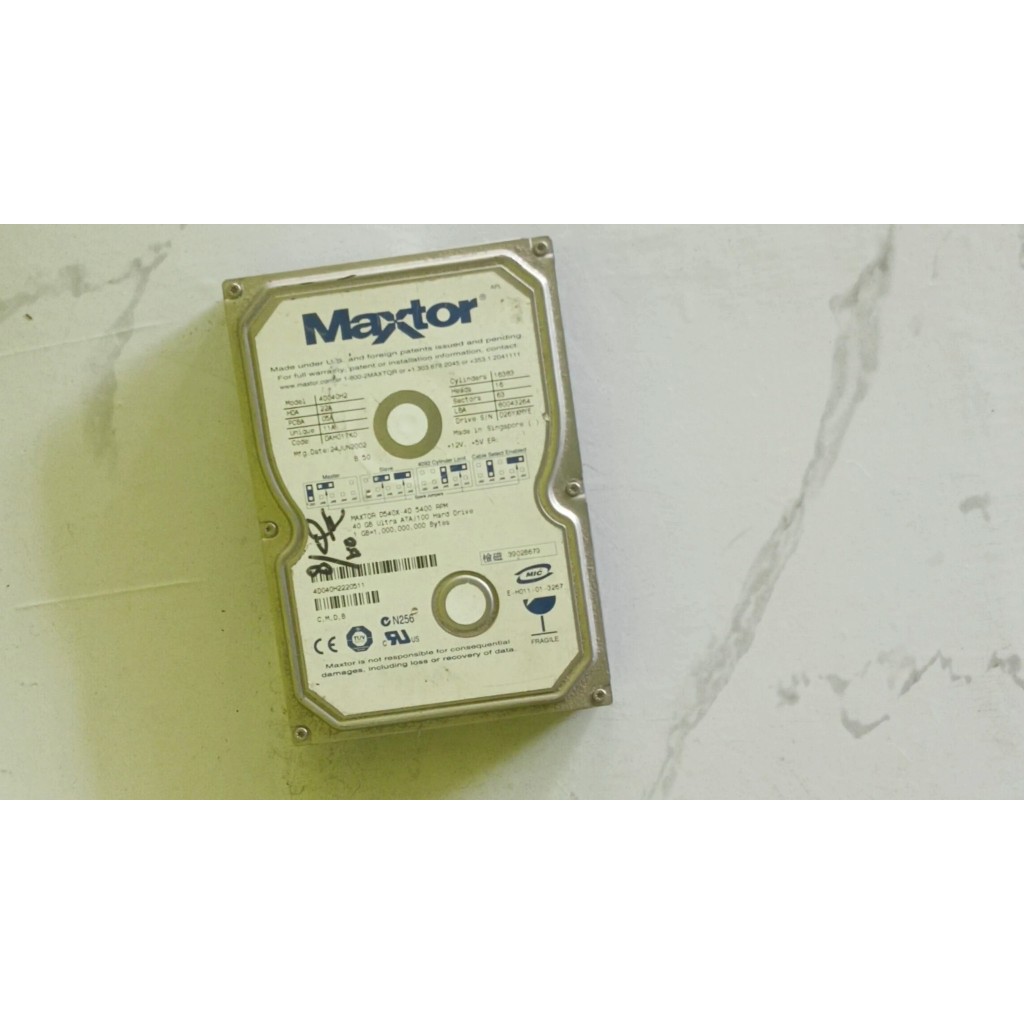 HDD maxtor 40GB ATA 5400 RPM kondisi bekas sesuai gambar dan deskripsi