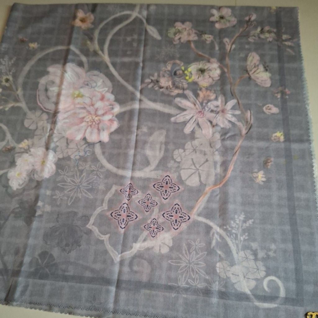 Buttonscarves Sofya series
