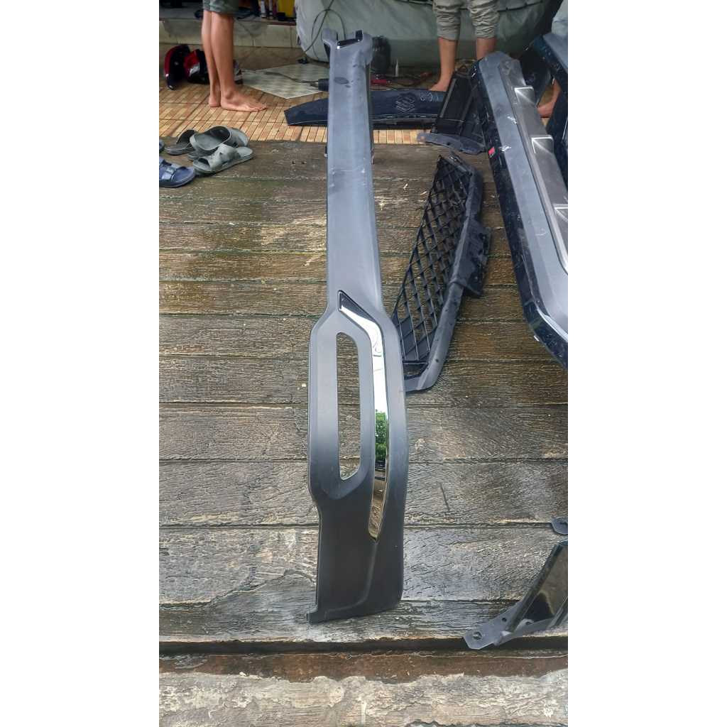 Bodykit Belakang Innova Reborn Facelift