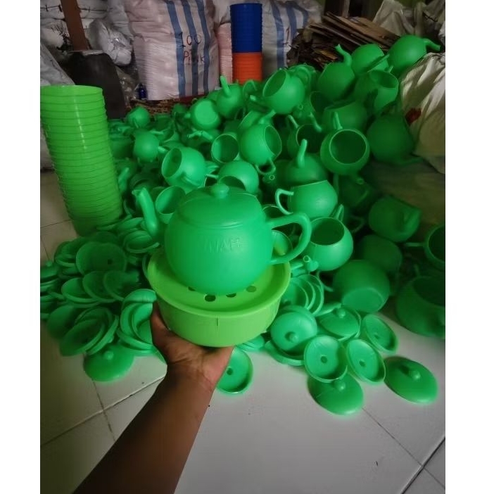 Teko Cuci tangan plastik portable warna hijau