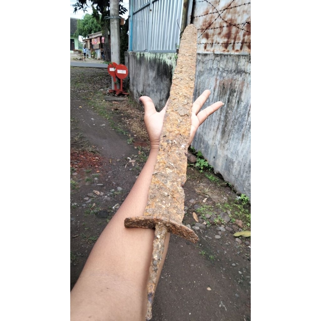 benda kuno antik long kadga original temuan