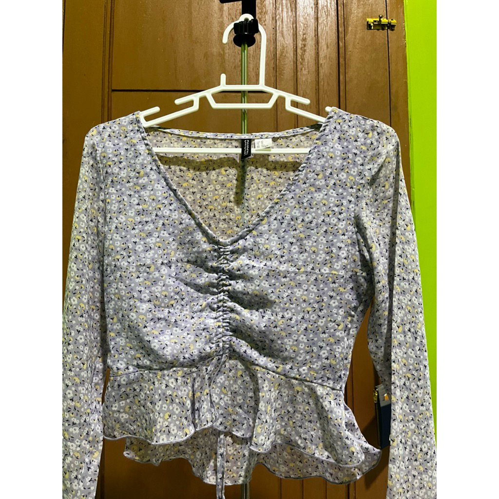 Atasan Crop Floral H&M