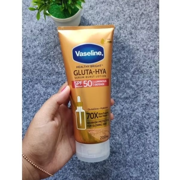 Vaseline Gluta-Hya SPF 50