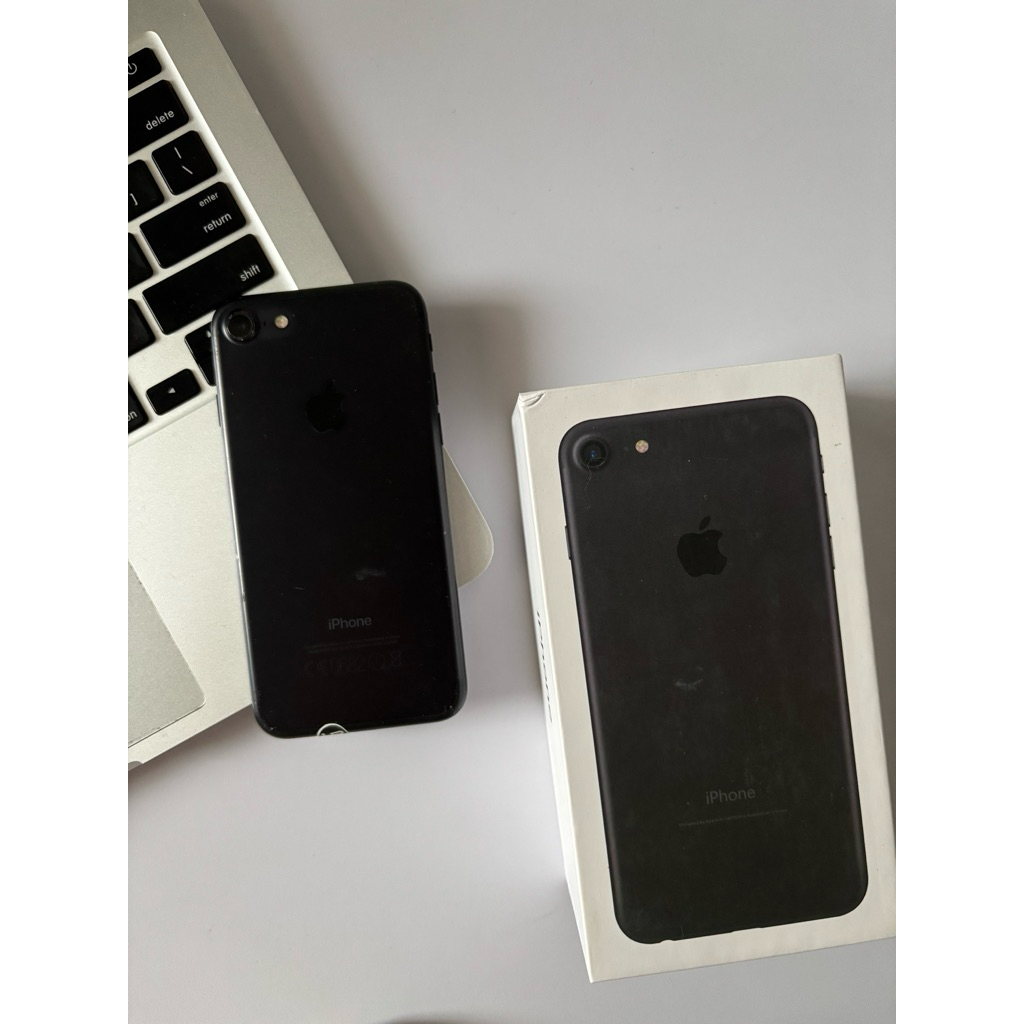 7 128gb IBOX second like new