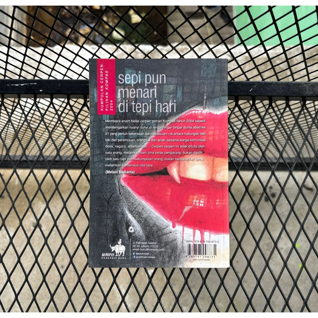 SEPI PUN MENARI DI TEPI HARI Kumpulan Cerpen Pilihan KOMPAs tahun 2004