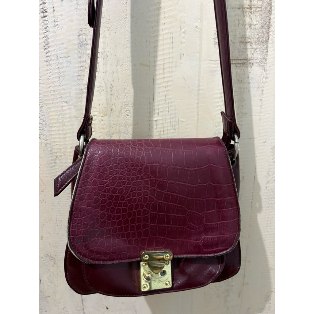 Sophie Martin Sling Bag Maroon – Preloved