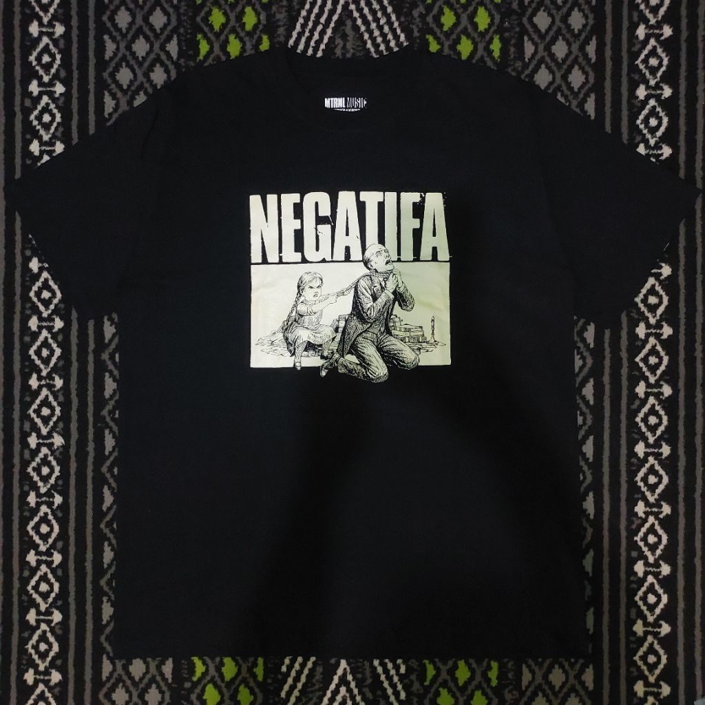 T-shirt Negatifa x MTRNL MUSIC - Menghabisi | Hitam | Official Merchandise