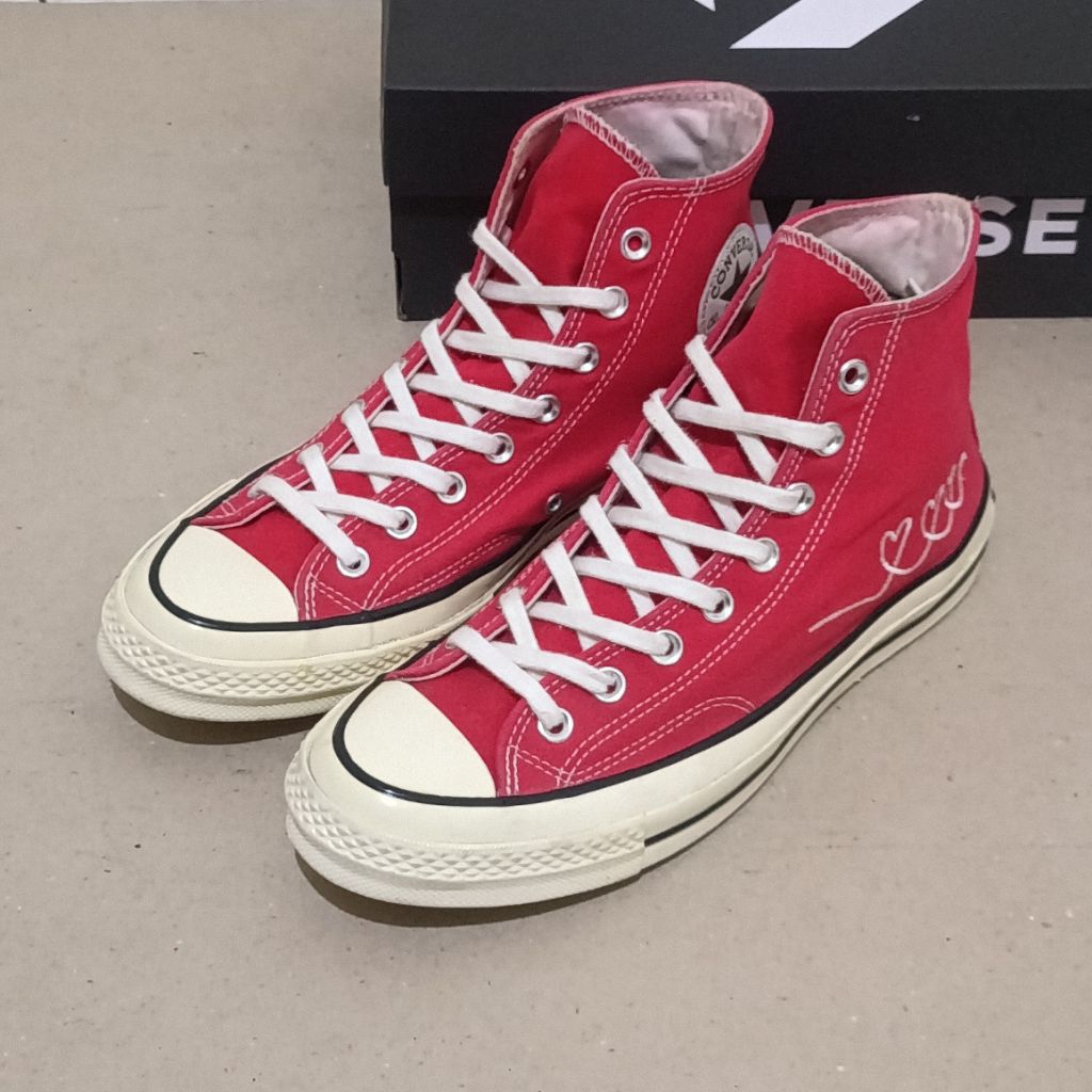 Converse Valentine Days university red