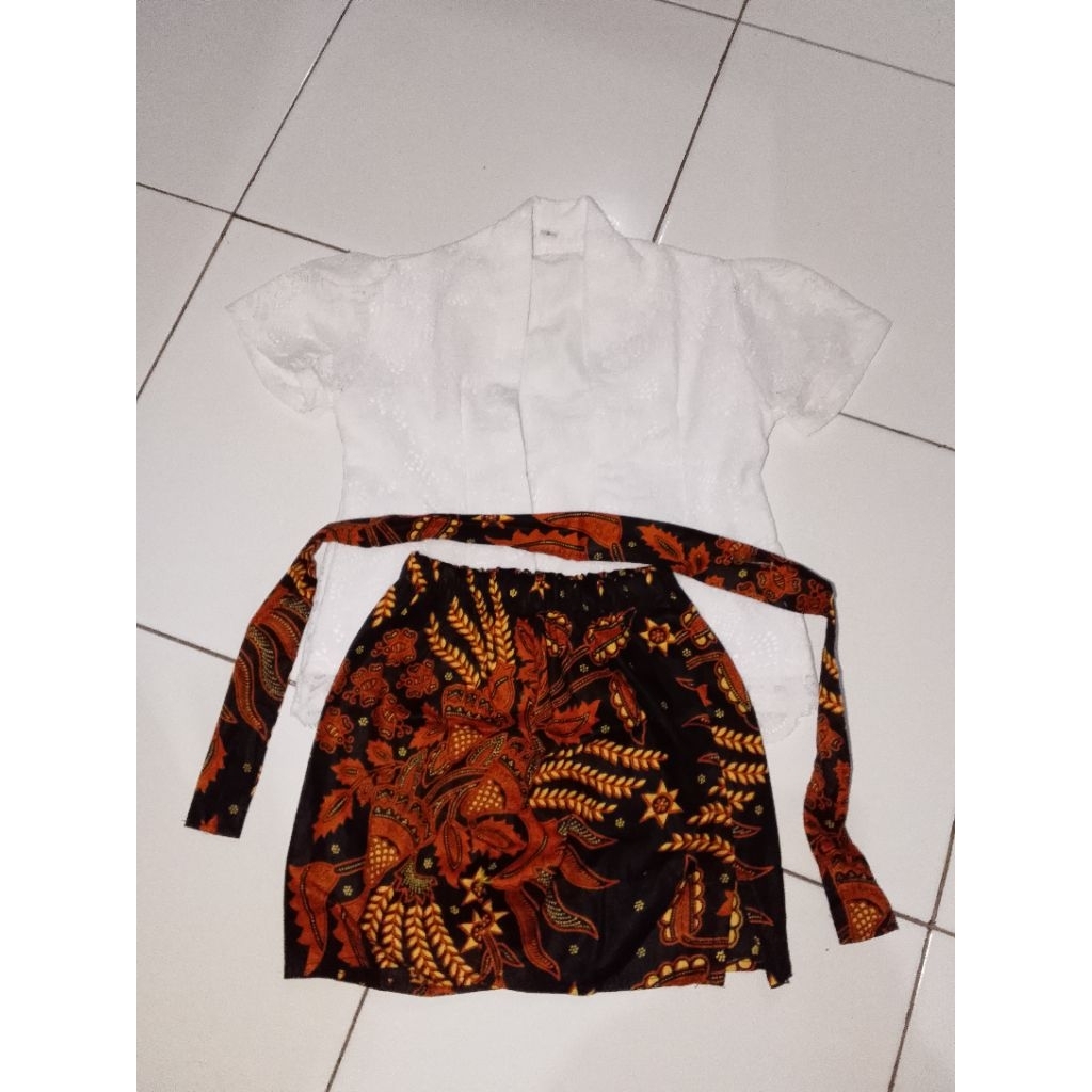 Gaun/Kebaya anak balita