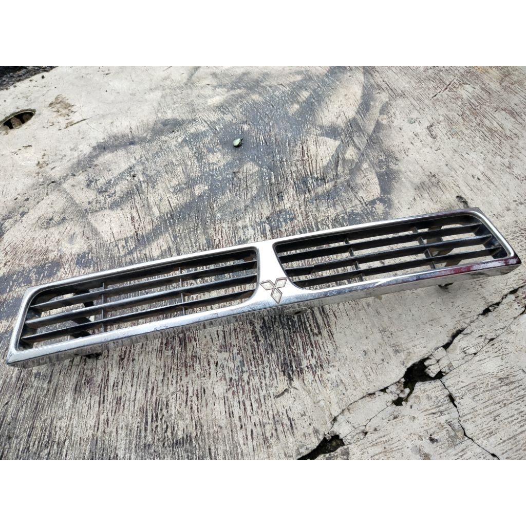 grill Mitsubishi lancer dangan