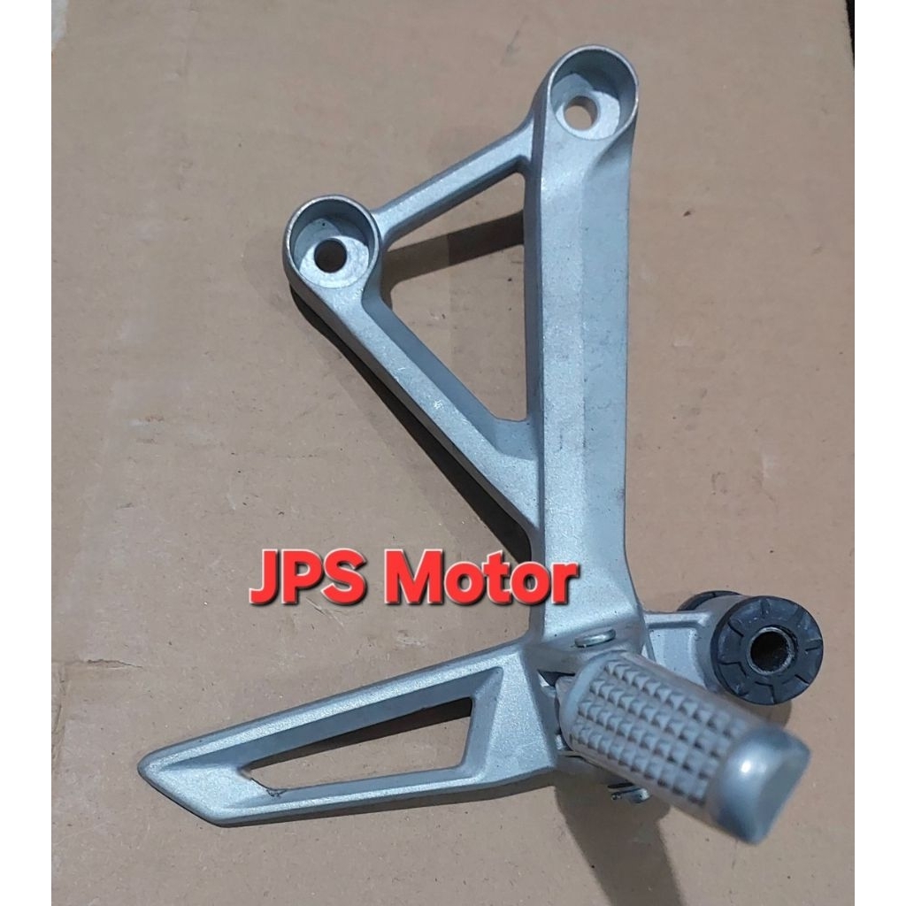 footstep step belakang New CB 150 r kiri original