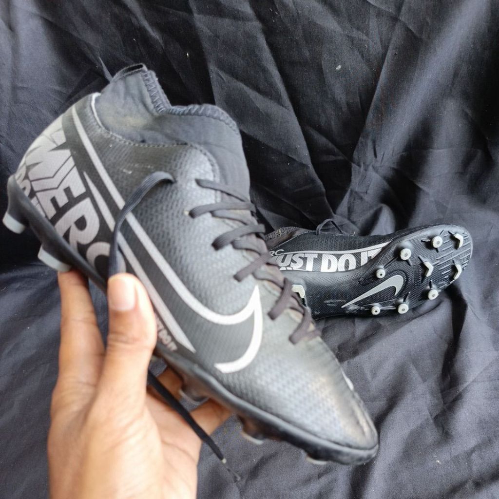 Sepatu Bola Size 38/24 CM