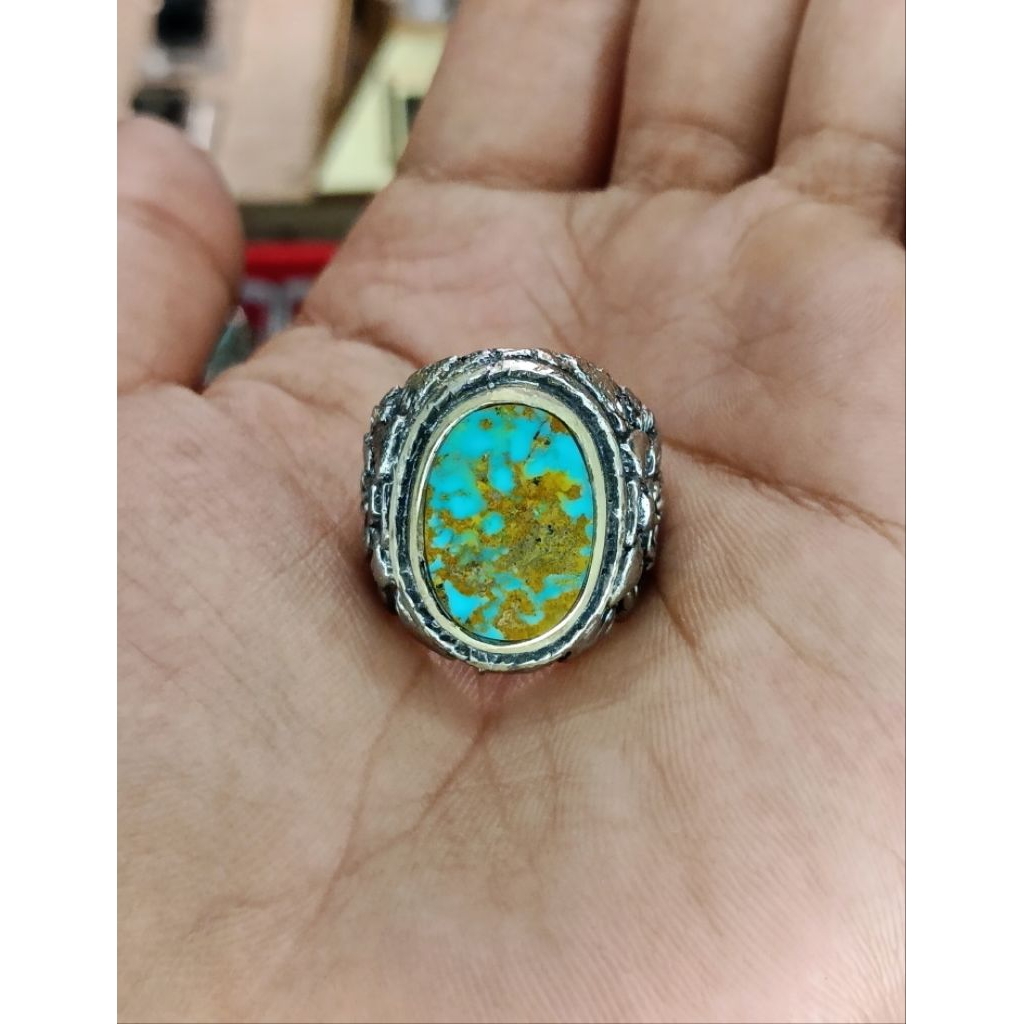 pirus Persia serat emas