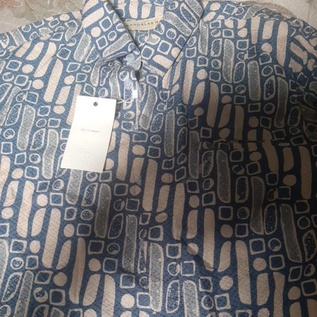 Kemeja batik mandalas