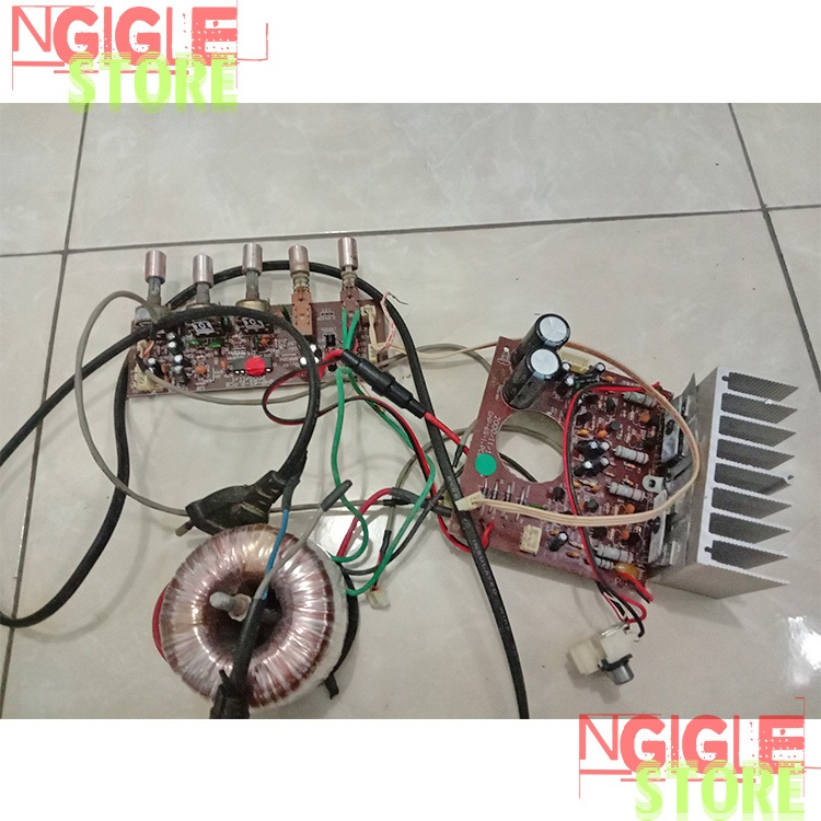 Power Speaker Aktif Bekas Kondisi Mati