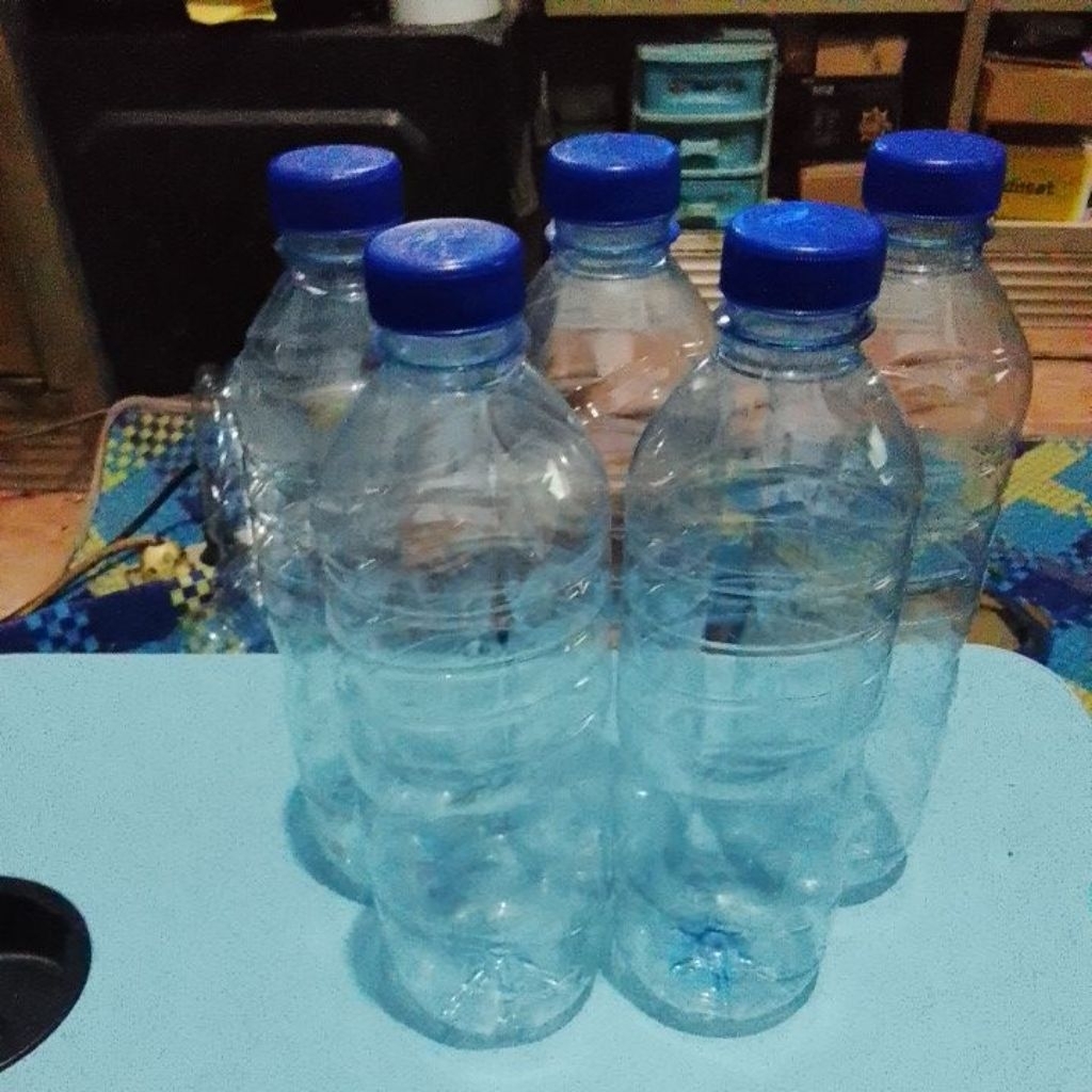 Botol Plastik Bekas Aqua 600 ml Bersih Tanpa Label