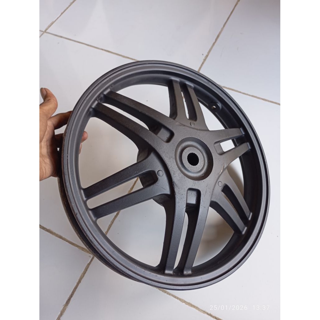 velg belakang suzuki spin125 ring14 original as besar/gigi 20 original
